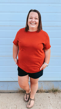 Julia Basic Tee | Rust
