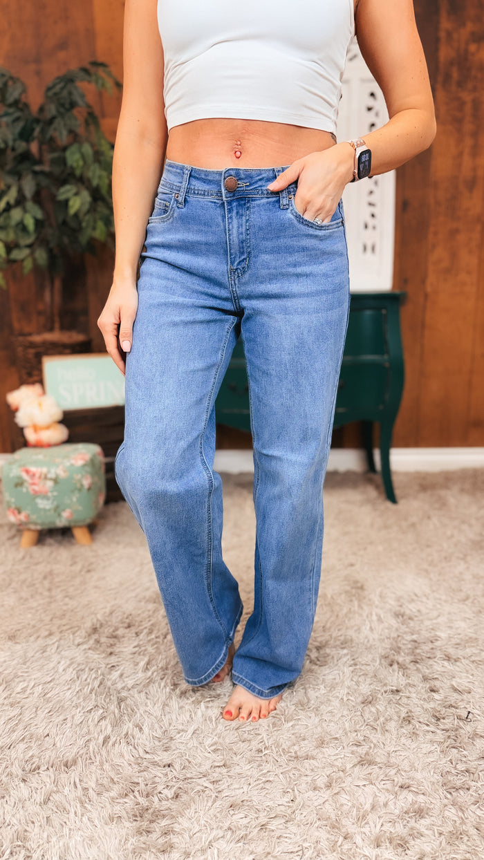Jake Straight Leg Stretch Denim | Medium Blue
