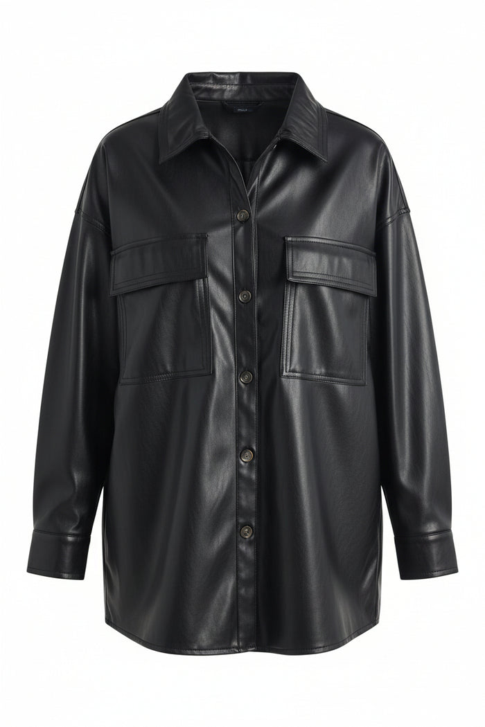 Faux leather oversized jacket. Pockets on the front and snap closures 