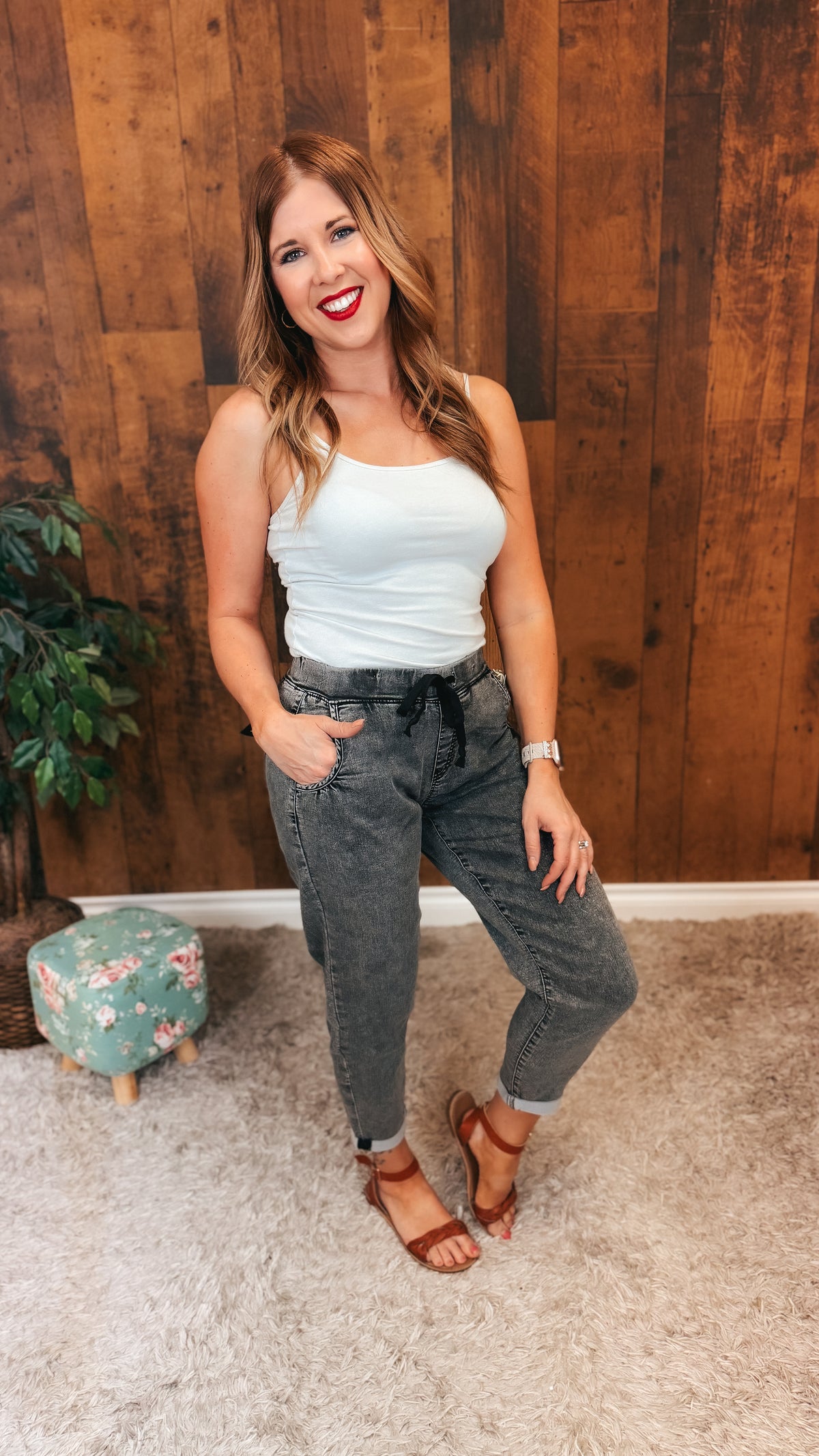 Lenny Cropped Jogger Denim | Washed Black