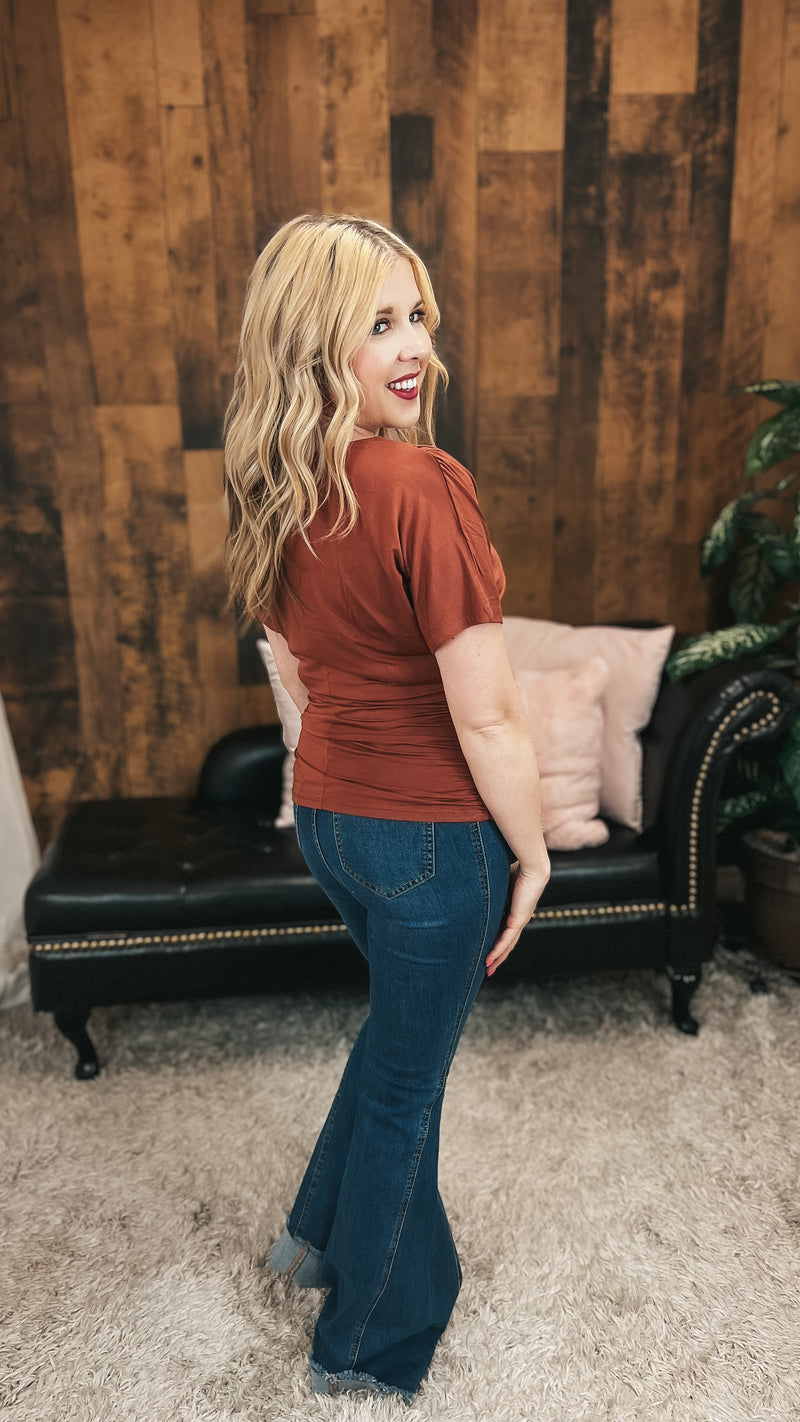 Anne-Marie | Cross Over Tee | Brown