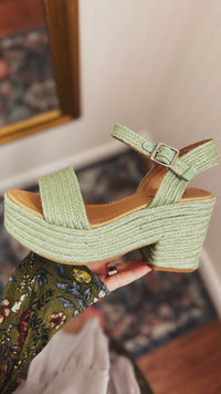 Sierra Woven Sandals: Sage