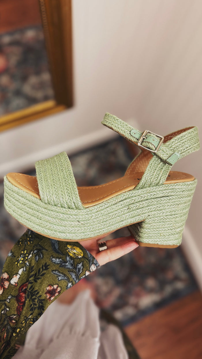 Sierra Woven Sandals: Sage