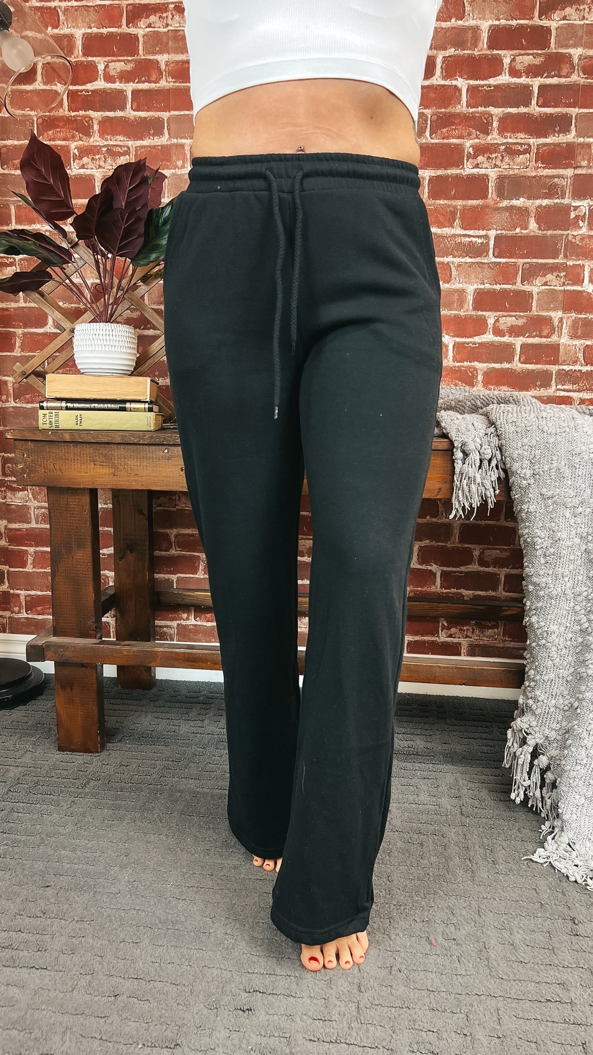 Jodie Wide Leg Jogging Pants | Black