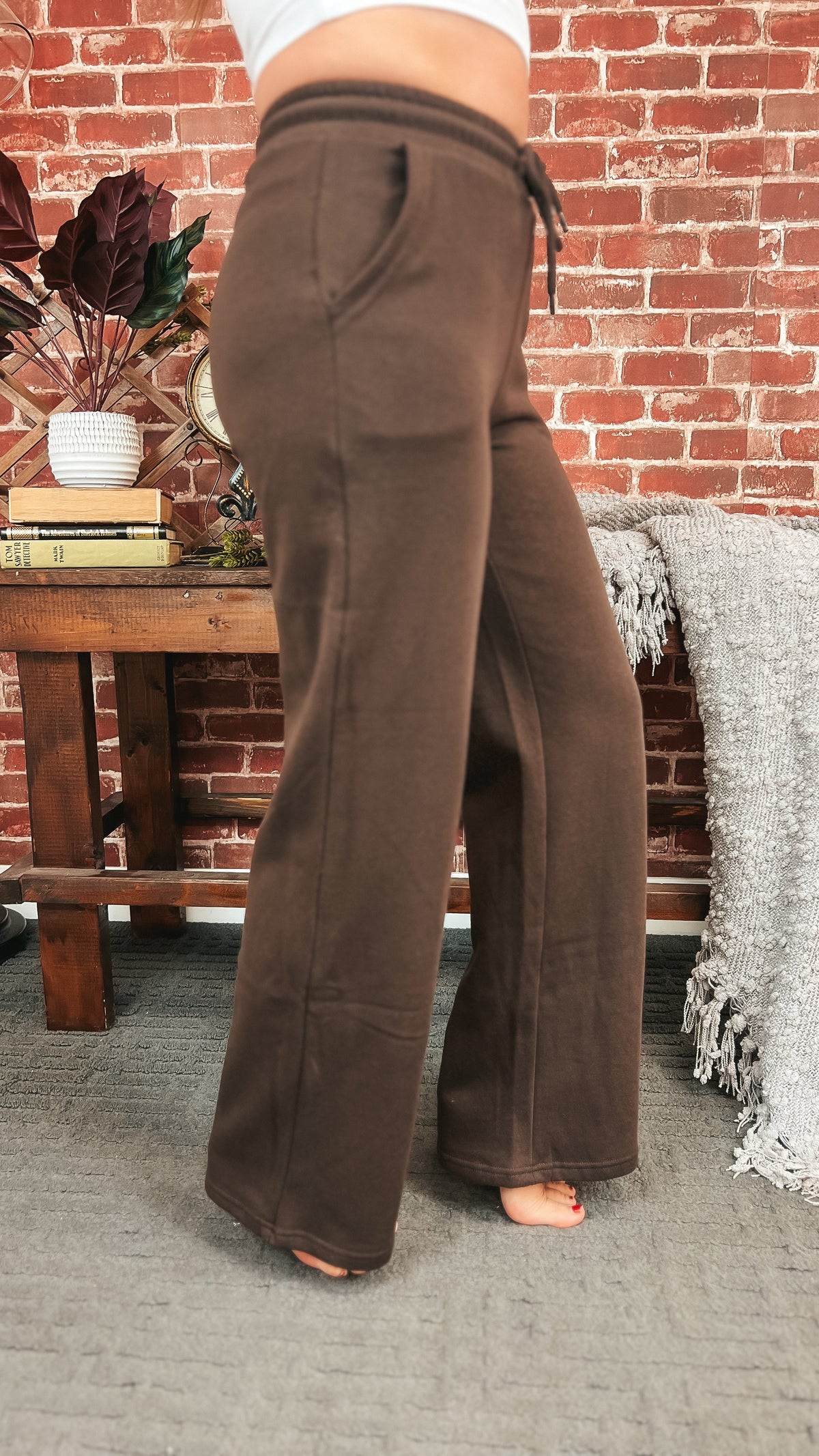 Jodie Wide Leg Jogging Pants | Brown