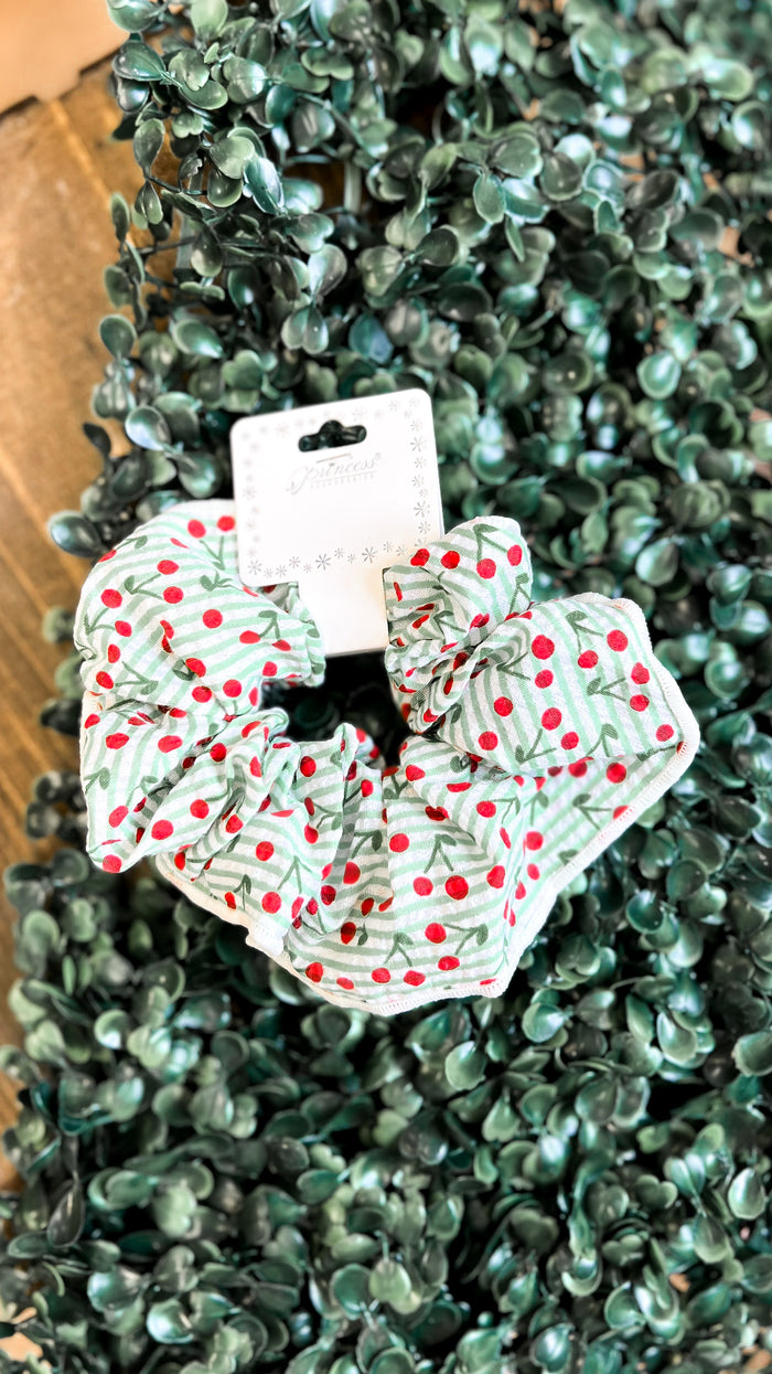 Cherry Scrunchie | Green