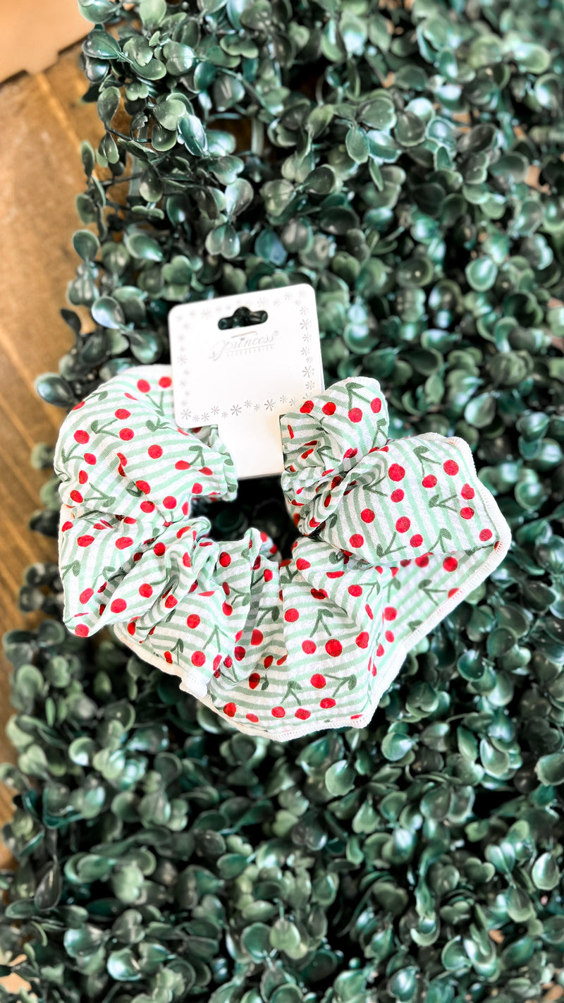Cherry Scrunchie | Green