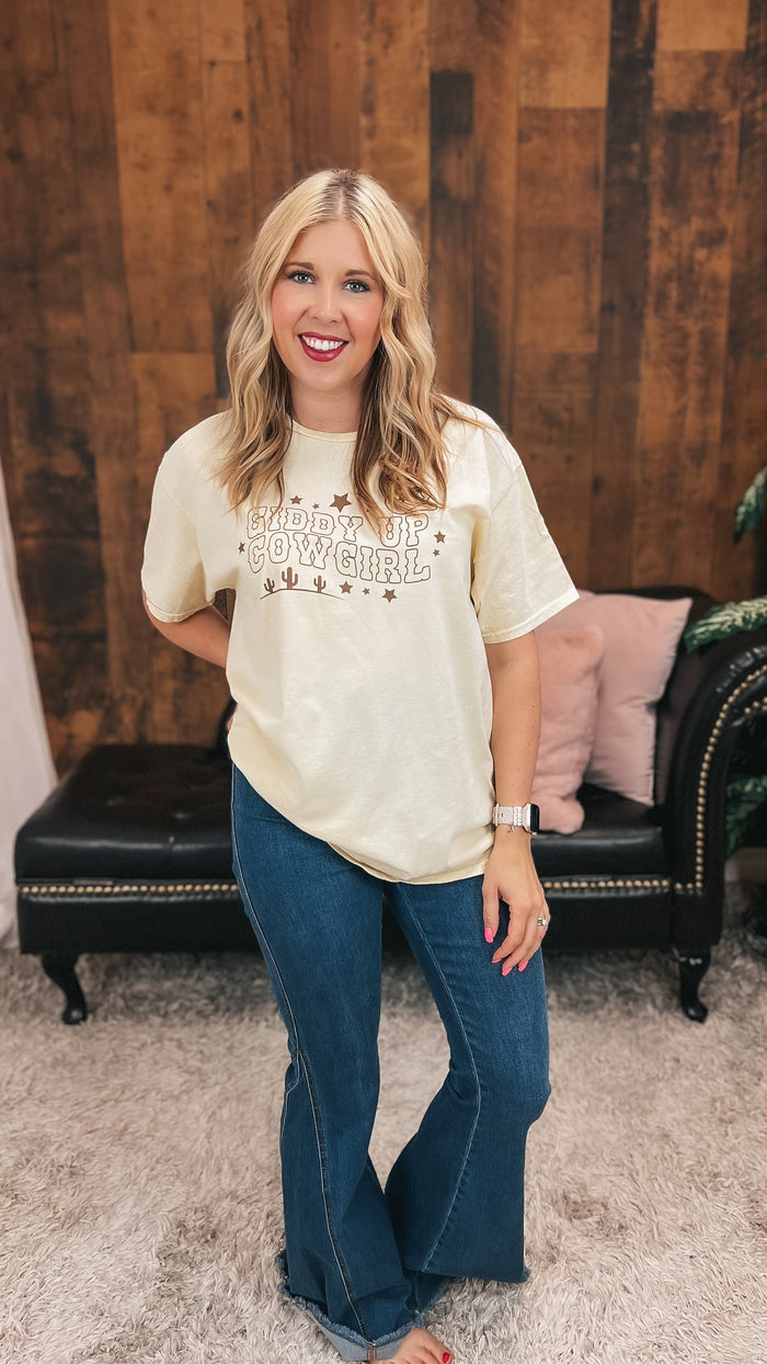 Giddy Up Cowgirl | Graphic T-Shirt