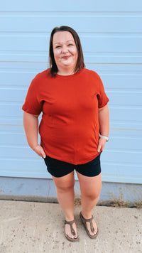 Julia Basic Tee | Rust