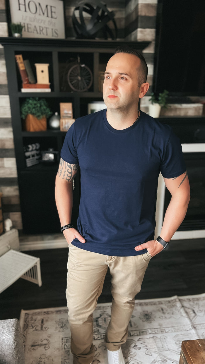Men's navy basic cotton tee