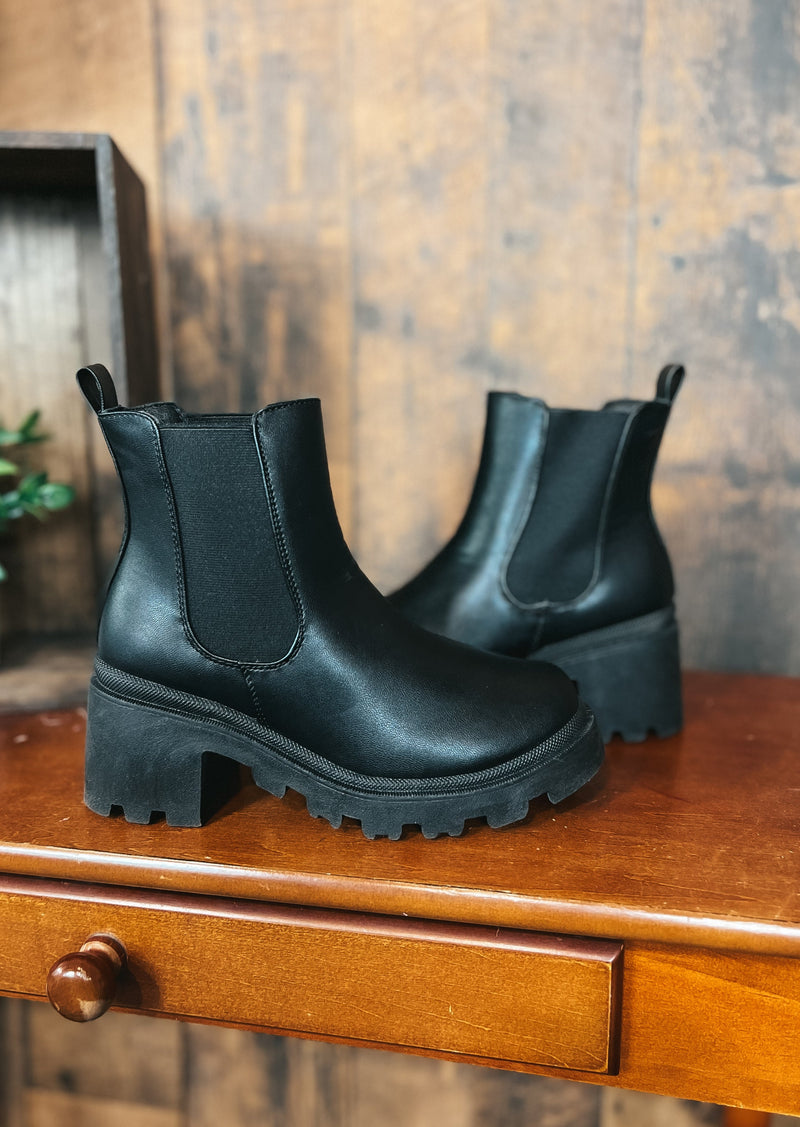 Jake Combat Boots: Black
