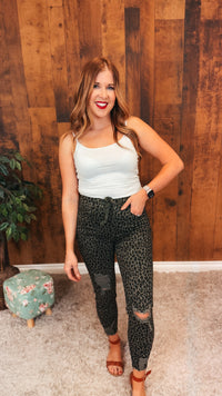Vicky Cropped Jogger Denim | Leopard