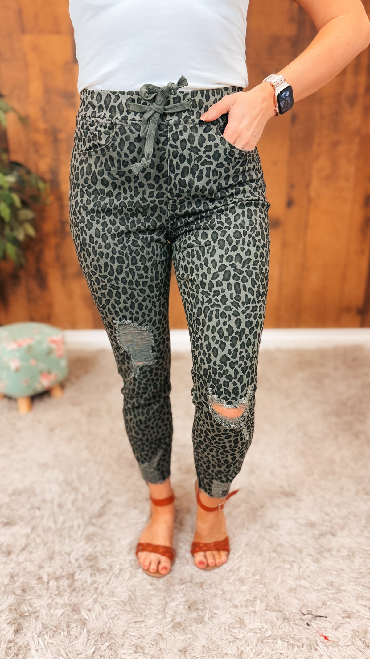 Vicky Cropped Jogger Denim | Leopard