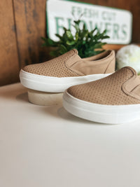 Danny Sneakers: Tan