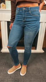 Dayton High Rise: Medium Wash- Denim