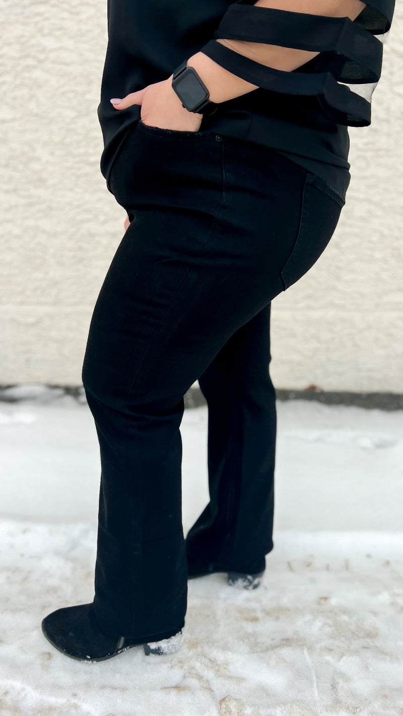 Keegan Curvy Denim: Black